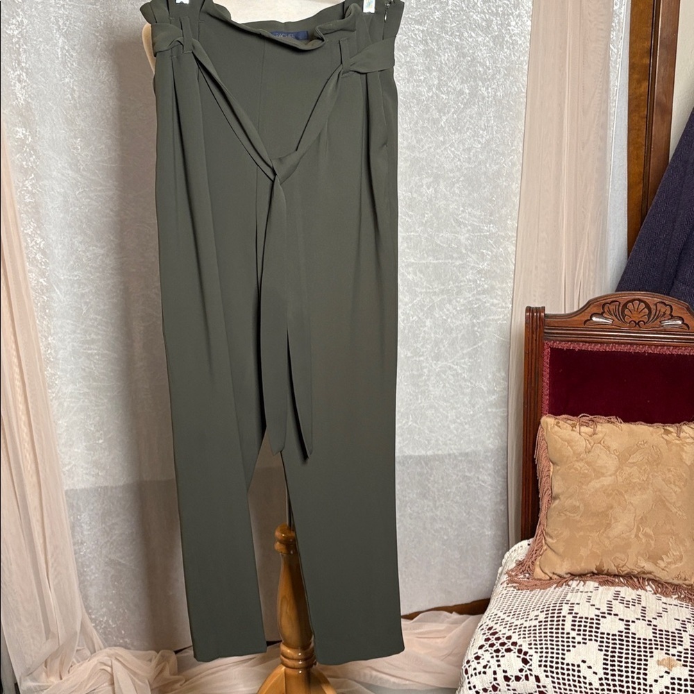 Rachel Roy Women's Green Paperbag Pants Size 6